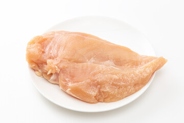 皿に乗った鶏胸肉　白バック