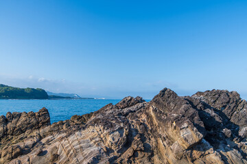 和歌山県新宮市の海岸と岩の風景