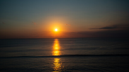 Fototapeta premium sunset over the ocean