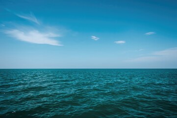 Fototapeta premium Azure Sky Over the Verdant Ocean