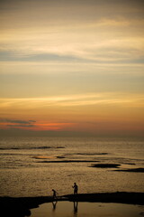 Fototapeta premium 海に沈む夕日