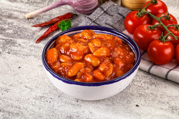 Baked kidney with tomato sauce