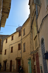 Ruelle de la citadelle de Calvi en Corse