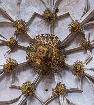 Interior of the Gothic Cathedral of Barbastro in the Somontano region of Barbastro, Huesca Province, Aragon, Spain, Europe