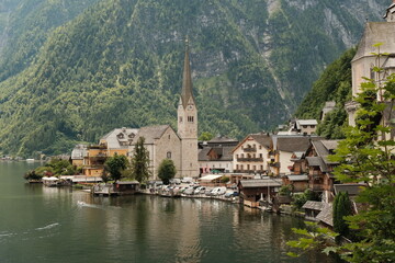 Fototapeta premium view of the city of Hallstatt, Austrian, lake