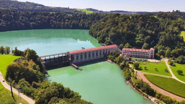 Wasserkraftwerk M&uuml;hleberg im Kanton Bern, September 2025, Schweiz