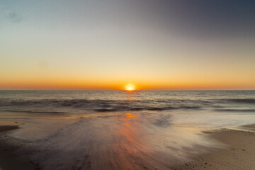 Fototapeta premium Tranquil Sunset Over the Ocean