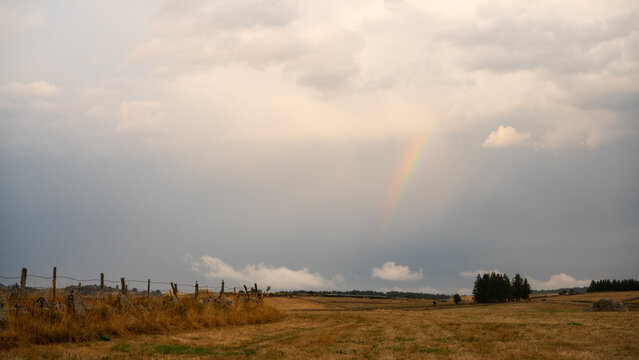 Arc en ciel sur la plaine 