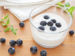 ブルーベリーをのせたヨーグルト