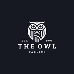 Fototapeta premium Owl logo vector hipster vintage icon illustration