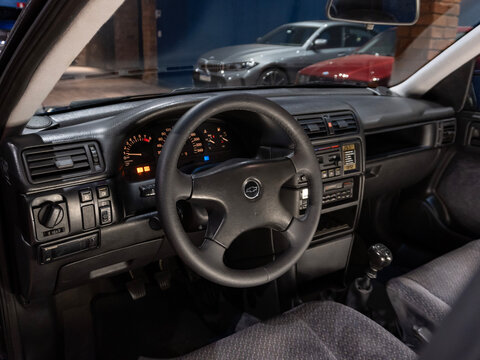 Chevrolet Vectra GSI cockpit and dashboard, Vintage 1990s sport sedan interior

