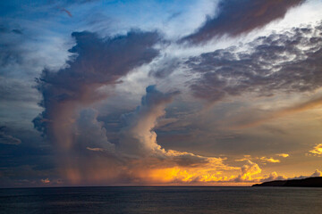 Obraz premium 夏雲。積乱雲。海。空。