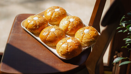 Baked Garlic Cream Cheese 