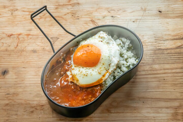 アウトドアで飯ごう　 campsites using a mess kit