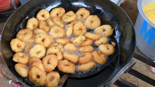 Traditional Vade Making &ndash; Authentic Indian Snacks Preparation