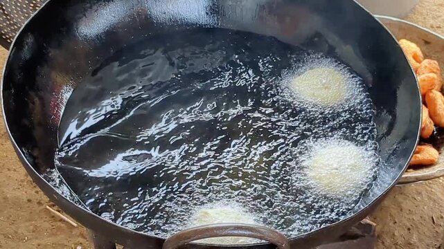 Traditional Vade Making &ndash; Authentic Indian Snacks Preparation