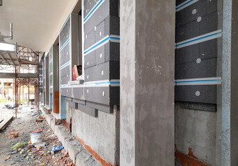 Sistema di isolamento termico ed acustico delle pareti di facciata delle casa	