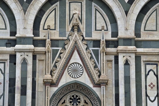 detail of the facade of the cathedral of santa maria del fiore in florence