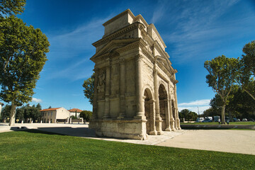 Obraz premium Roman triumphal arch, historical building in Orange city (France)
