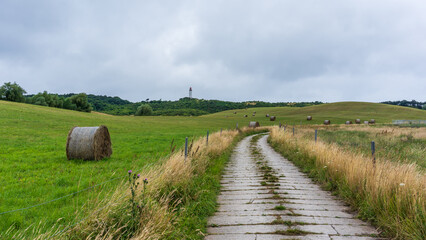 Der Leuchtturm von Hiddensee in weiter Ferne