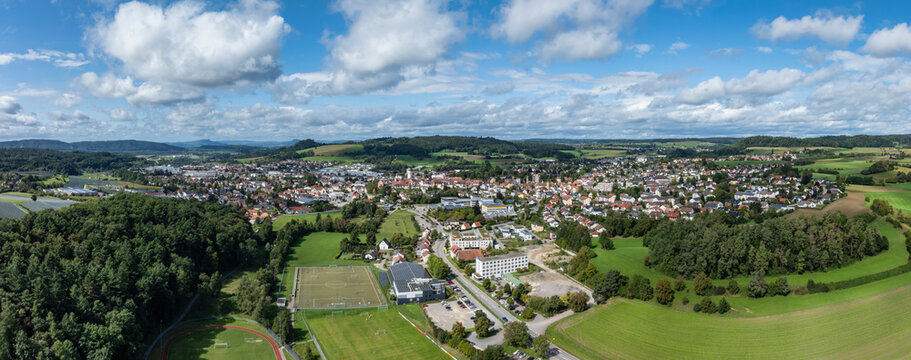 Luftbild, Panorama von der Stadt Stockach