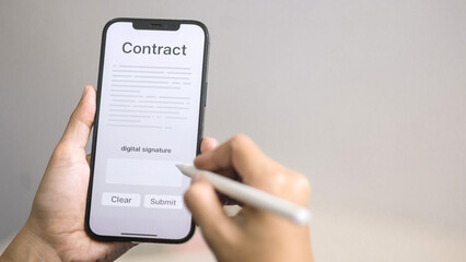 Digital Contract Signing with Mobile Electronic Signature