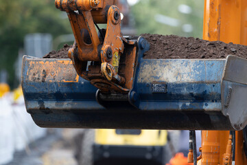 Bauarbeiten, Bauarbeiter arbeiten an einer Baustelle im Straßenbau