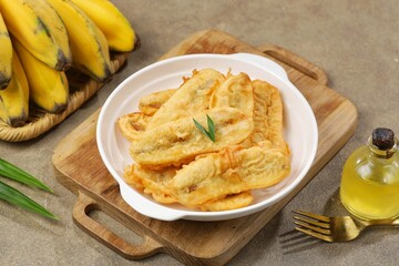 Pisang Goreng. Fried bananas are a snack that is often found in Indonesia, Malaysia, India and Singapore. This food is made from bananas that have been peeled