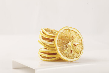 Freeze Dried Lemon Slices for Tea and Drinks - Natural Dehydrated Citrus Fruit