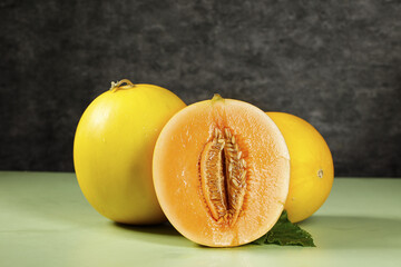 Fresh Yellow Honeydew Melons from Minqin River Valley - Sweet Organic Fruit