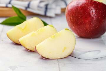 Fresh Red Apple Slices with Dew Drops from Zhaotong Yunnan Plateau China