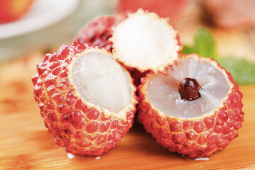 Fresh Lychee Fruit Zengcheng China Sweet Tropical Asian Seasonal Jin Queen Variety Peeled White Flesh
