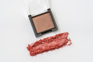 白背景にアイシャドウテクスチャー
