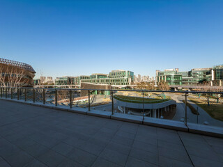 Fototapeta premium Modern Urban Landscape Featuring Innovative Architecture and Expansive Open Spaces