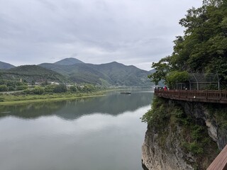 Danyang: Where Mountains Meet the River
단양: 산과 강이 만나는 곳
