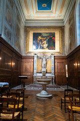 vue de l'église Saint-Denys-du-Saint-Sacrement rue de Turenne à paris en France
