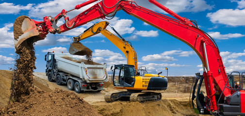  Bagger arbeitet auf einer Baustelle mit Erdarbeiten - FOTOMONTAGE