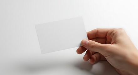 Obraz premium Holding the Blank Canvas