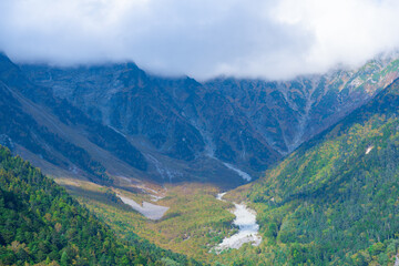Fototapeta premium Misty Japanese Alps Mountain Landscape in Kamikochi