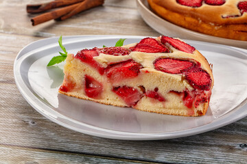 Strawberry pie tart served mint