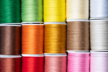 カラフルな助かる色糸のイメージ　(写真素材)