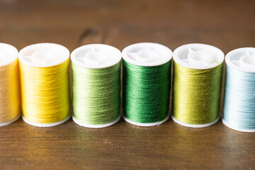 カラフルな助かる色糸のイメージ　(写真素材)