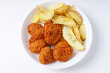 チキンカツとフライドポテト