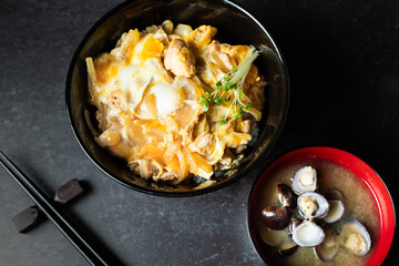 親子丼とシジミ汁