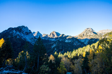 Obraz premium Autumn landscape in Aiguestortes and Sant Maurici National Park, Spain