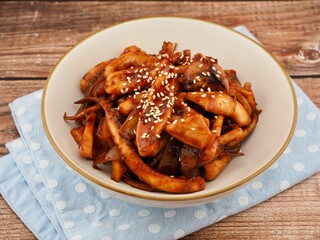 한국음식 매운 오징어 볶음