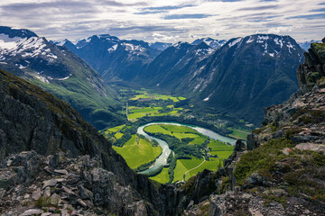 Beautiful Romsdalseggen hiking trail near Andalsnes (Norway)