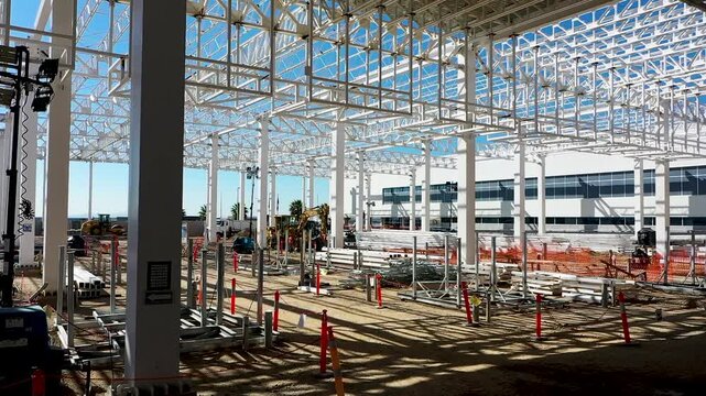 Construcci&oacute;n de nave industrial con estructura met&aacute;lica