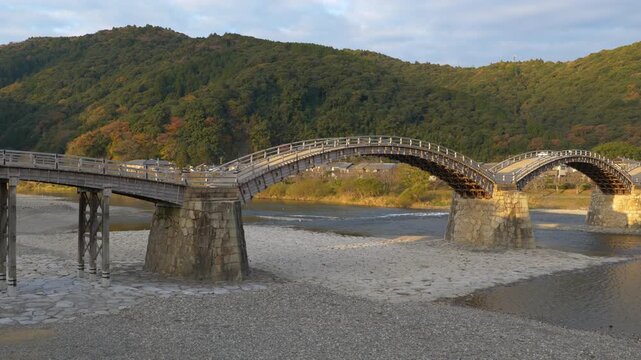 日本三名橋の１つ「錦帯橋」（パンニング）：山口県岩国市