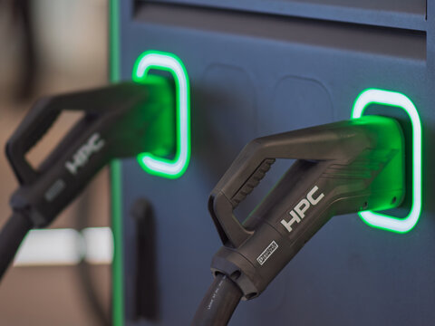 High-Power Charging Station for Electric Vehicles